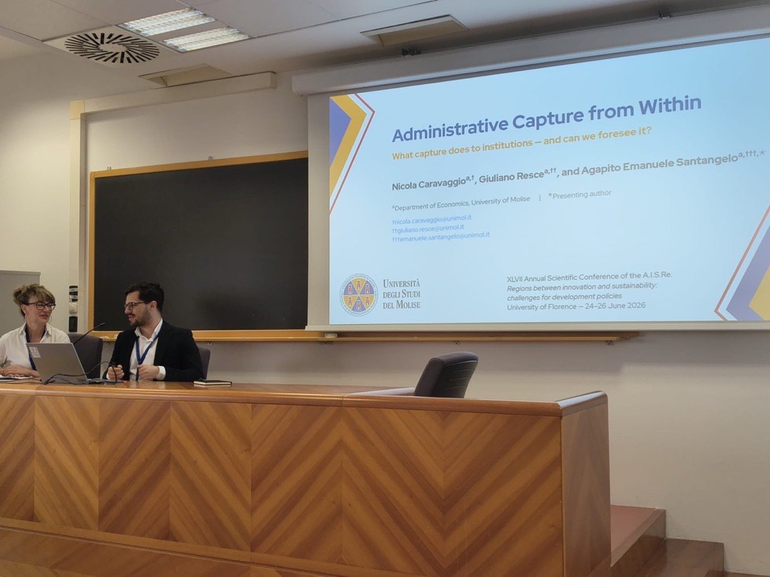 Presentazione del paper Administrative Capture from Within alla conferenza AISRe 2026, Università di Firenze, giugno 2026